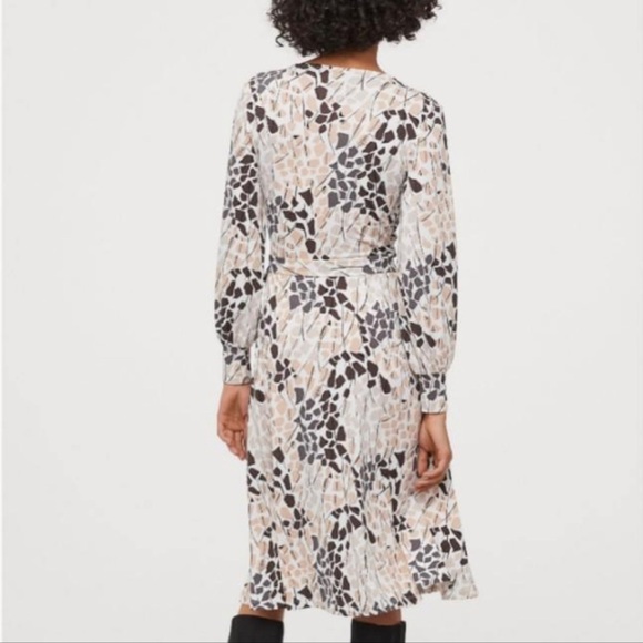 Richard Allan x H&M crêped wrap front dress - Picture 2 of 9